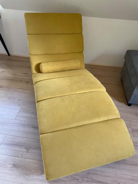 Ležadlo horčicovej farby, 