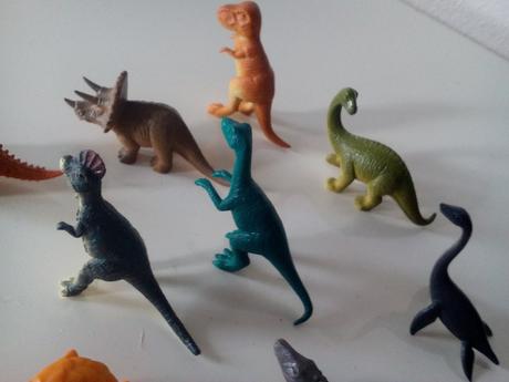 9x plastove zvieratka,