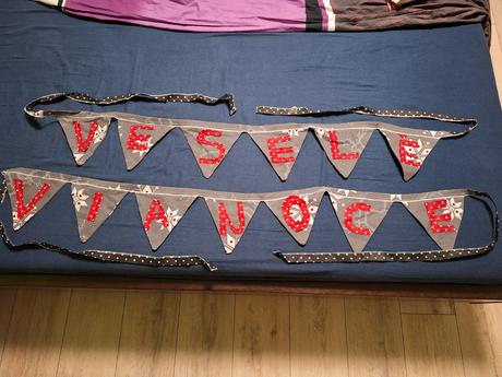 Vianočný nápis na zavesenie "veselé vianoce", 