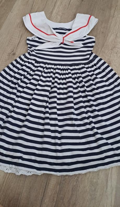 122 šaty namornicke, 122