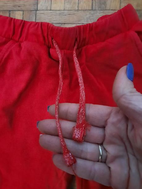 Dievčenské tepláky, 116