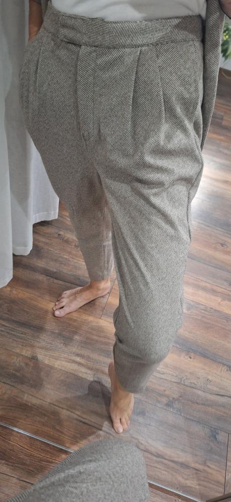 Komplet sako nohavice so zamykmi vel 36/38, reserved,m