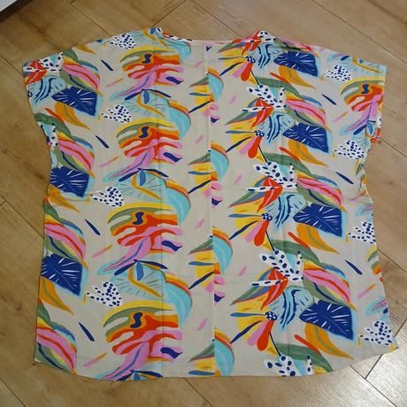 Pestrofarebné tričko, 46