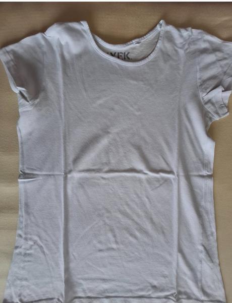 Dievčenské tričká., 152