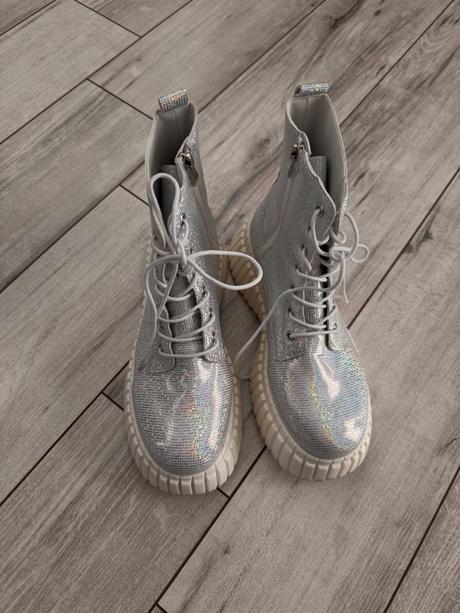 Holografické čižmy shein, 40