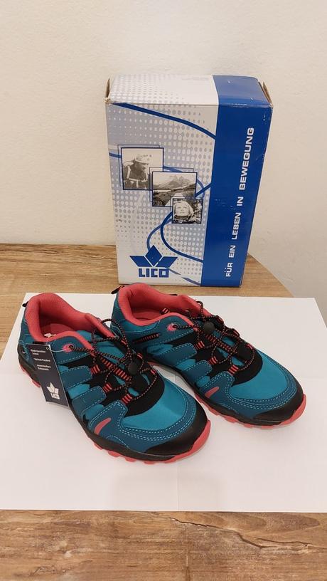 Trekové tenisky, 35