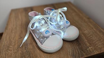 Barefoot členkové tenisky svietiace, mustang,24