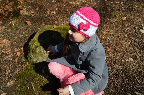 Háčkovaná čiapočka s kvetom, <50 - 158