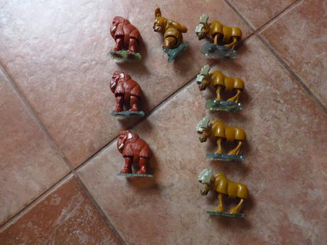 Figúrky - zvieratá - sob, mamut, medveď, 