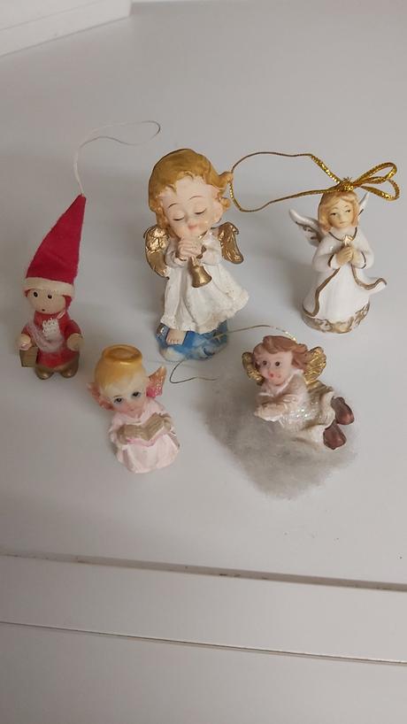 Vianočné ozdoby anjelíci všetky za 2 eurá, 