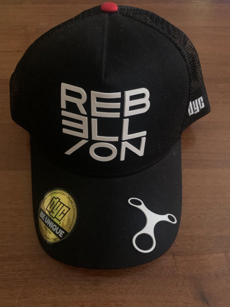 Šiltovka uni rebellion, 