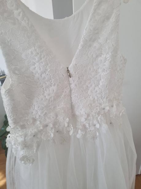 Šaty na 1.sv prijimanie, 134