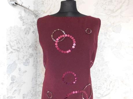 Kvalitne velmi pekne puzdrove šaty, 44