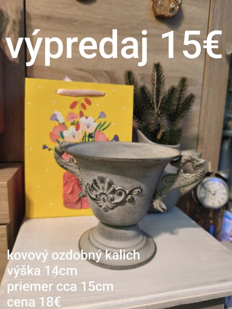Dekorácia kovový kalich,