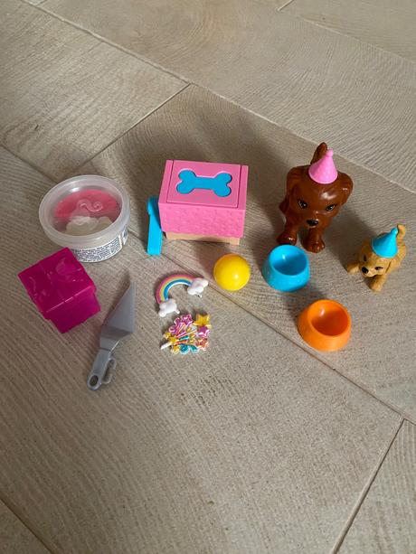 Barbie so psíkmi a výroba kostičiek,