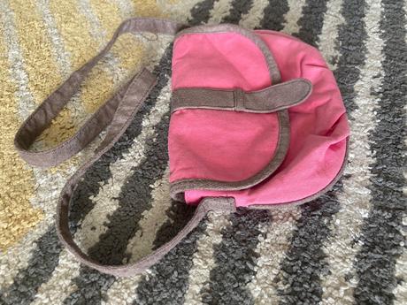 Ružová kabelka, takko