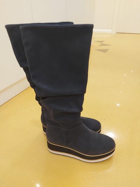 Tmavomodré vysoké čižmy na platforme, baťa,38