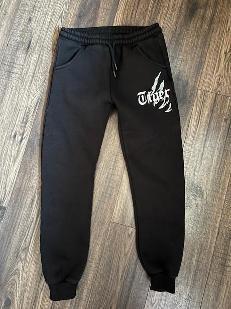 Oteplené tepláky, 146