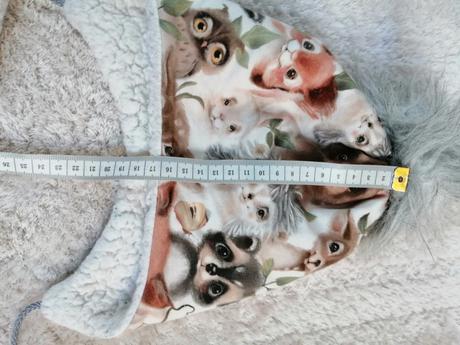 Čiapka a nakrcnik, 104