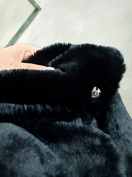 Čierny kožúšok 40, 40