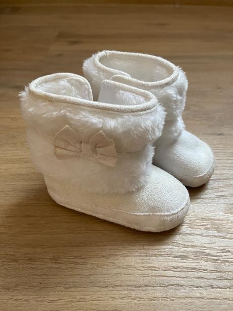 Biele, zimné papučky do kočíka, <17