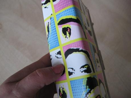 Malá elegantná zaujímavá kabelka, 