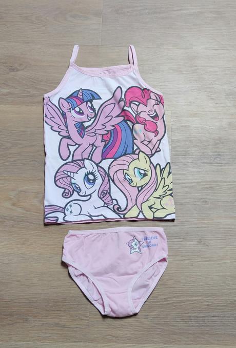 Tielko s nohavičkami veľkosť 134, 134