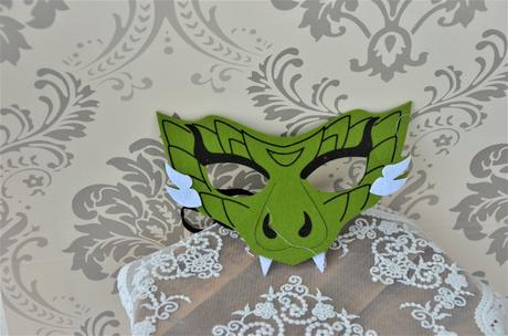 Škraboška na tvár-had, 