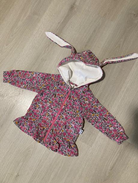 Zajacikovska mikina, 86