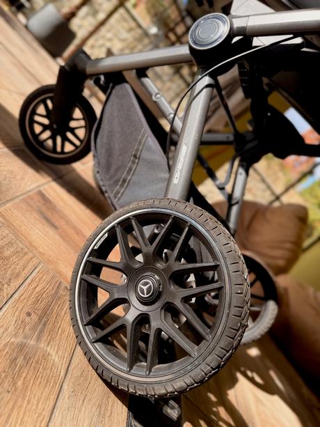 Luxusný kočík hartan amg v čiernej farbe s červený, hartan,hartan amg