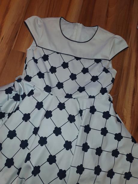 Nádherné šaty 146, 146