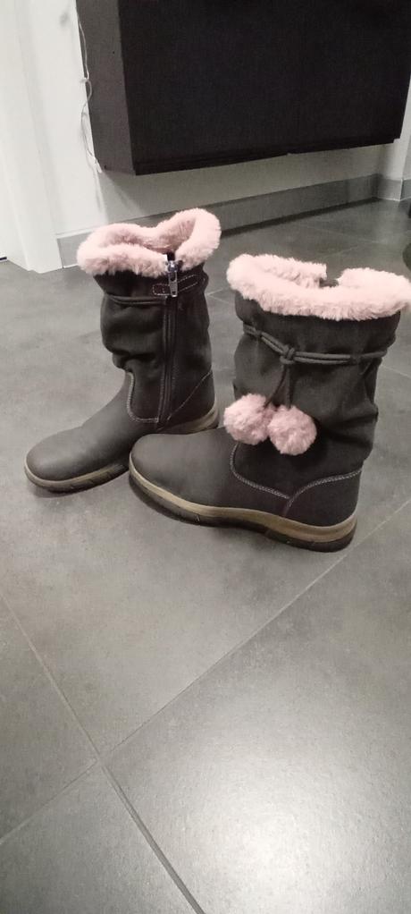 Čižmy s poštou, graceland,35