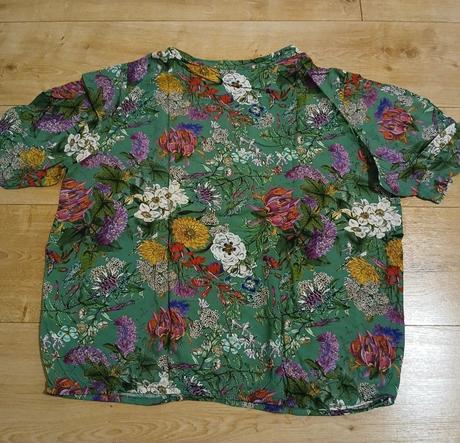 Zelená kvietkovaná blúzka, reserved,44