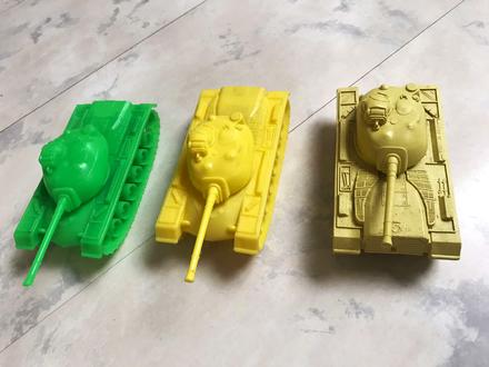 Plastové tanky 3 ks,