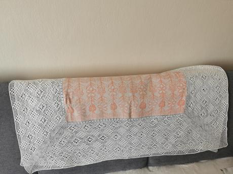 Obrus rozmer  145 x 120, 