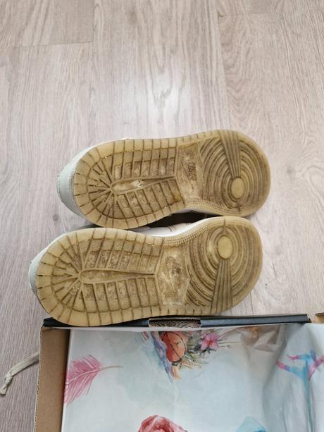 Predam botasky jordan, nike,35