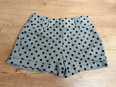 Sive sortky 36, atmosphere,36