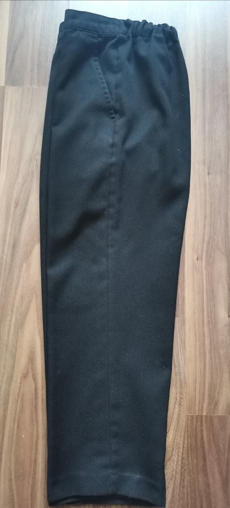 Spoločenské nohavice, 122