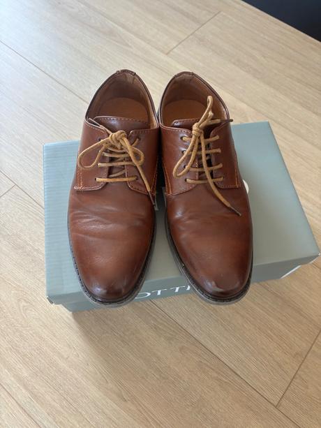 Spoločenské topánky, 36