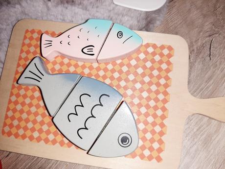 Hriankovač, žehlička, potreby do kuchynky, 