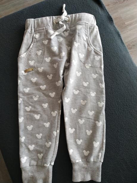 Tepláky mickey, 104