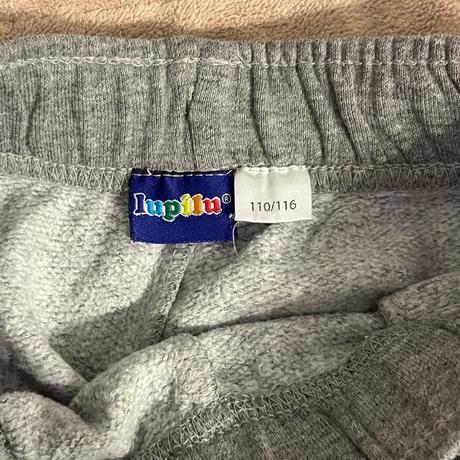 Teplaky c. 110-116, lupilu,116