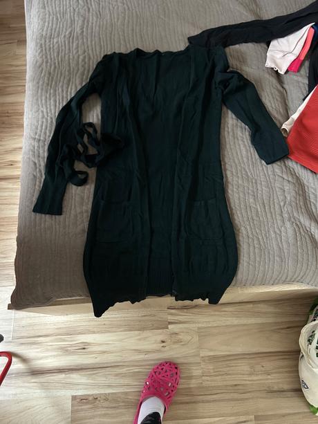 Dámske oblečenie, s