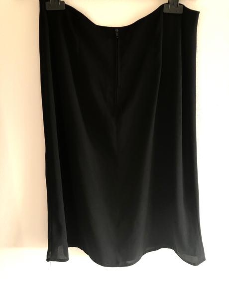 Krasna sukna ( jemna priehľadná a padava latka ), s