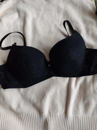 Cierna podprsenka 90/c, 90c