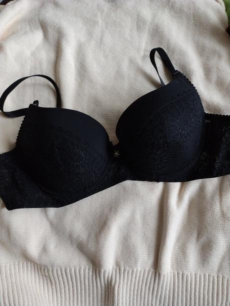 Cierna podprsenka 90/c, 90c