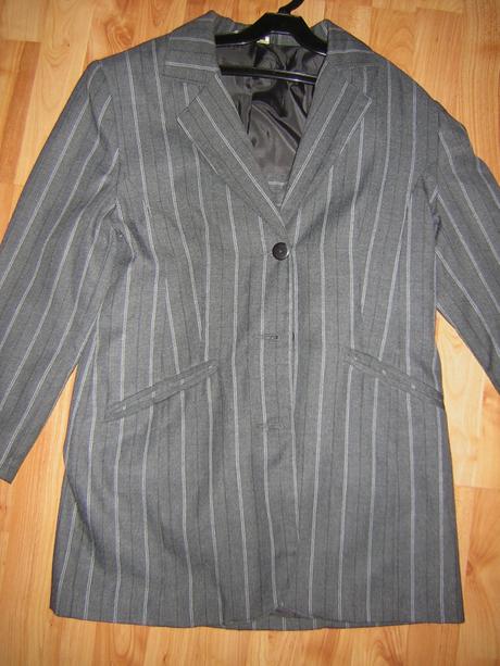 Športovo-elegantný kostým, 38