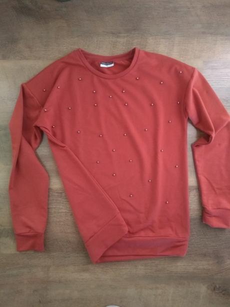 Tričko s kovovými guličkami, s