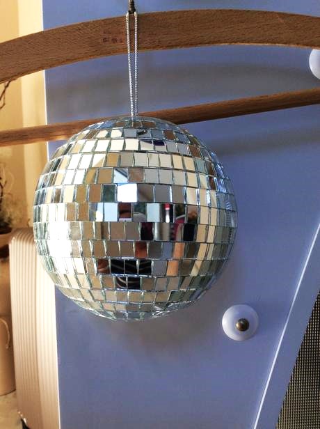 Vianočná trblietavá guľa,