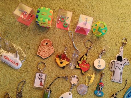 Drobné hračky, doplnky - darčeky k nákupu,